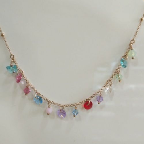 Gargantilla con múltiples piedras de colores